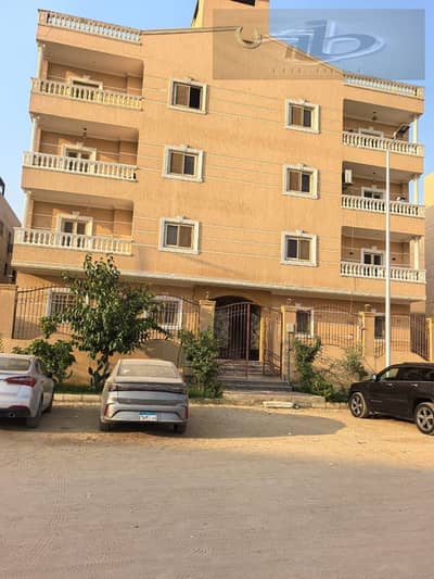 For Sale in Andalusia | 175m with an open view of the square   A prime location near services, the mall, and Al-Wahaab Mosque, on the third floor and not the last