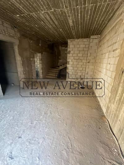 Quattro villa ready to move in a very prime location in city gate by diar qatari in new cairo