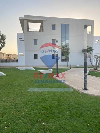 Corner Townhouse for Sale | Pyramids Hills