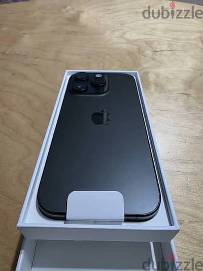 Iphone 16 pro used like new - ايفون 16 برو استعمال خفيف جدا كالجديد