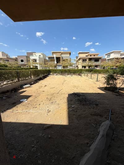 Lowest price Townhouse for resale at new giza , ready to move