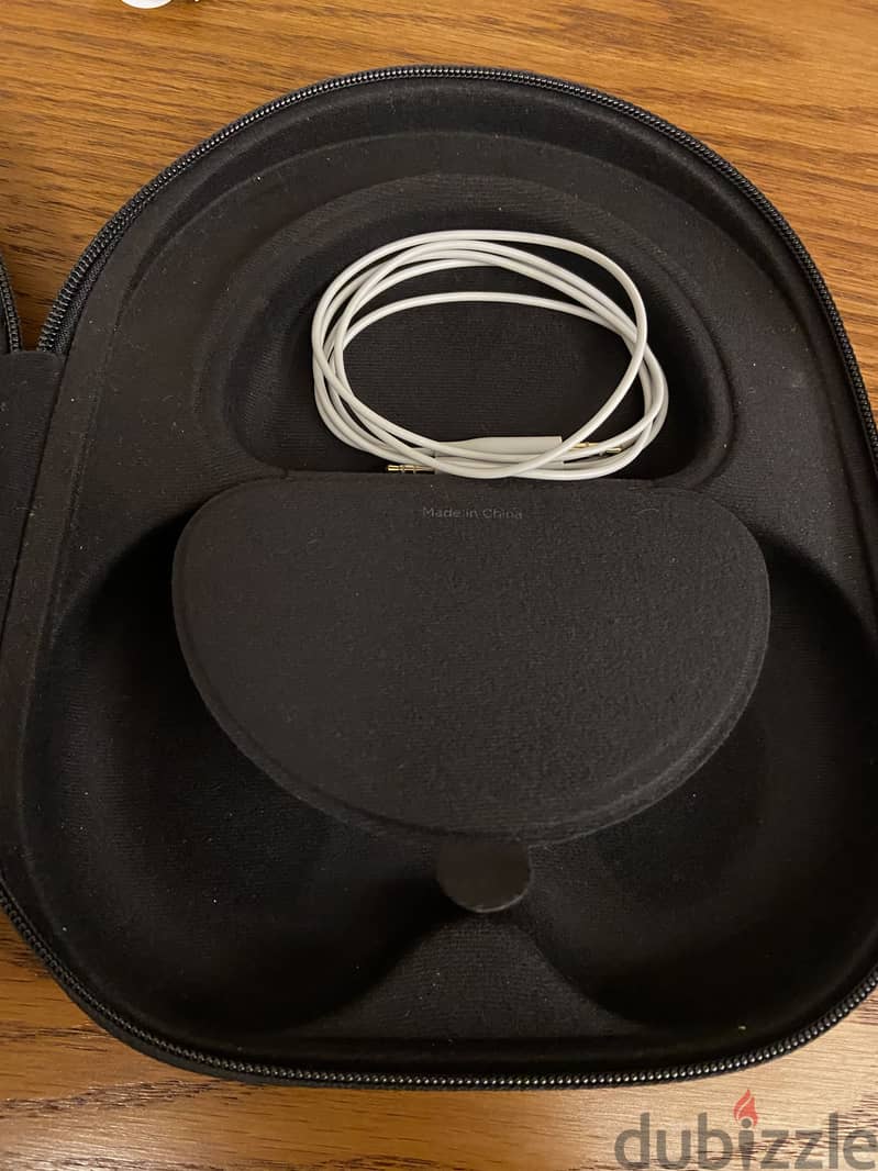 Bose Noise Cancellation 700 Headphones 4