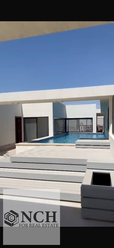**للإيجار – بنتهاوس Semi-Furnished مع Private Pool في Lake View Residence**  بنتهاوس مميز للإيجار داخل **Lake View Residence**، بمساحة واسعة 375 متر
