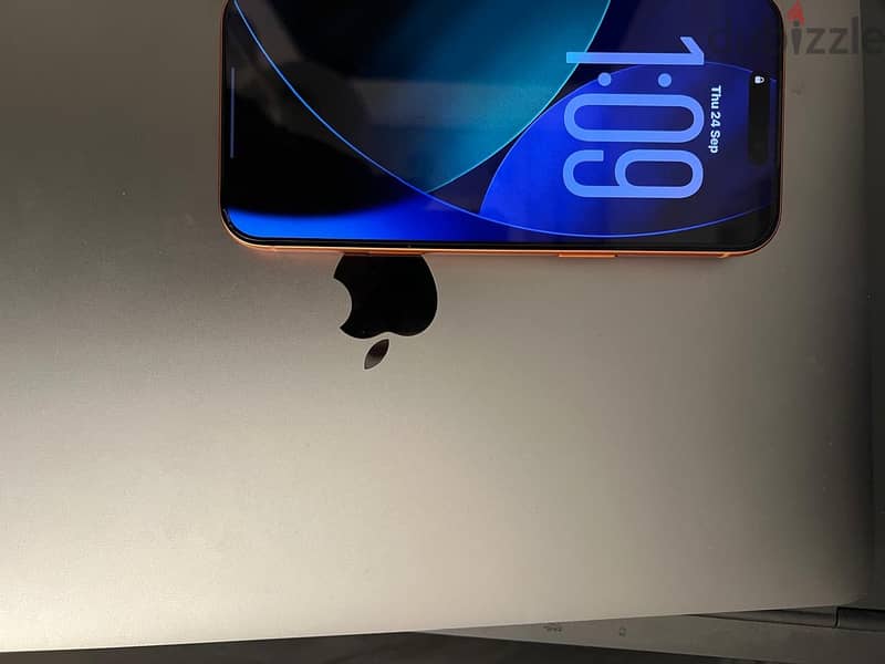 Apple - iPhone 17 Pro Max 2