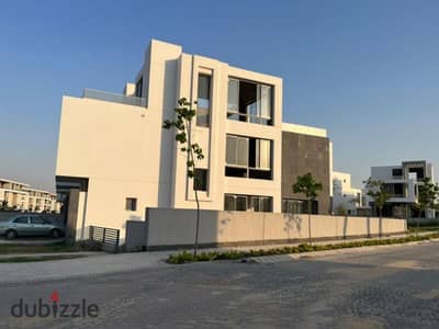 Specious Townhouse Ready To Move With Very Prime Location In Joulz