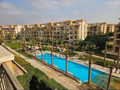 شقه ارضى بجارن ف كومباوند ستون ريزيدنس  Stone residence  موقع متميز وبسعر مغرى لسرعه البيع ڤيو لاند اسكيب واكبر مساحه جاردن  جاهزة على الاستلام الفورى