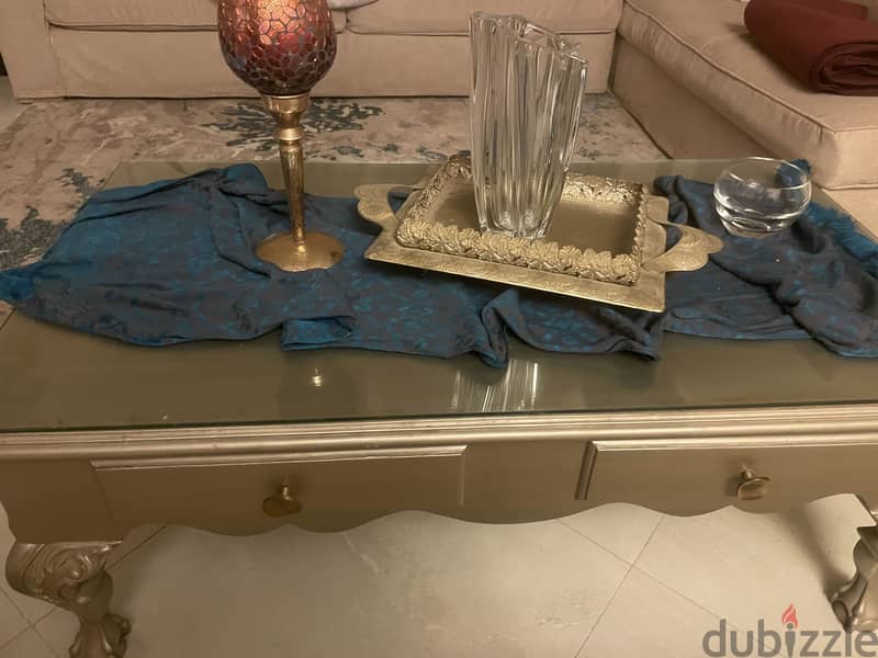 Middle table 1