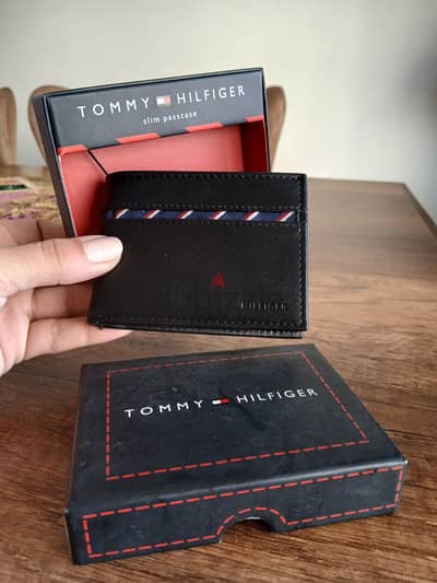 محفظة Tommy Hilfiger Original جديدة بالعلبة