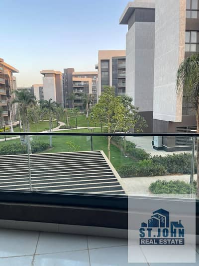Apartment for rent with an area of 131 square meters, Mostakbal City, first occupancy, wide garden view, three bedrooms