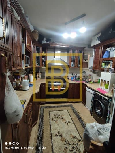 خطـوات من شـارع أبـو قيـر والتـرام