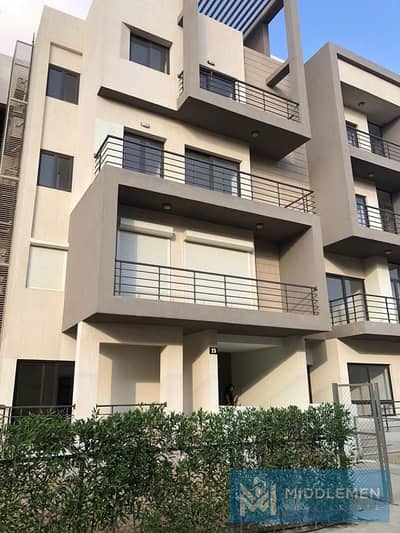 apartment 95m garden 53m prime location Fully Furnished with Kitchen and Air Conditioners fifth square marasem almarasem new cairo