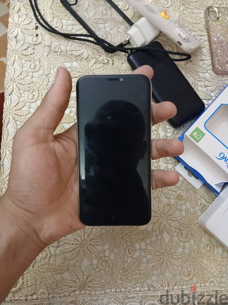 Apple - iPhone X 11
