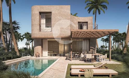 فيلا بإطلالة رائعة وبأقل سعر | تصميم معماري ساحلي عصري | في رملا – الساحل الشمالي، رأس الحكمة