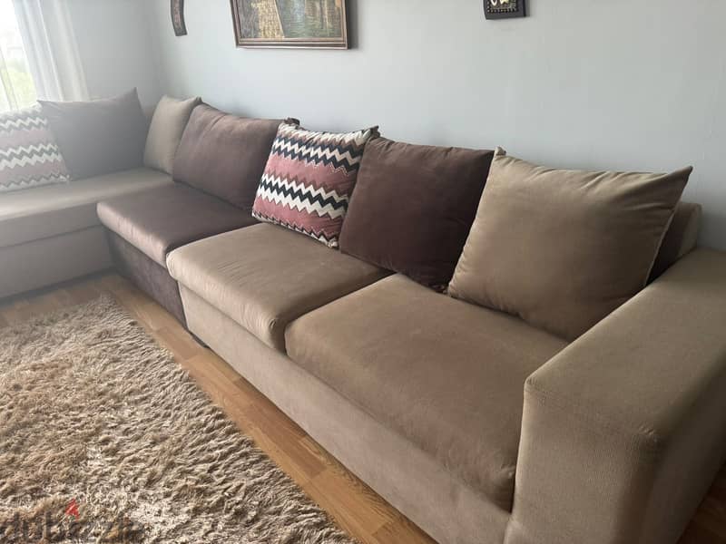 Large L-Shaped Sofa – Like New 1