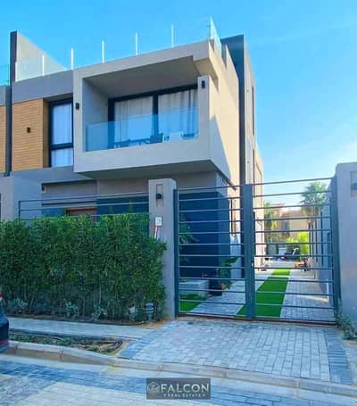 Last villa available for immediate handover with an installment plan at "El Patio Town" in the heart of New Cairo's Fifth Settlement—located next to M