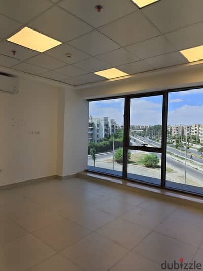 Office or clinic for rent in Sheikh Zayed Silver Gate Mall 50 m divided into main office + reception + office