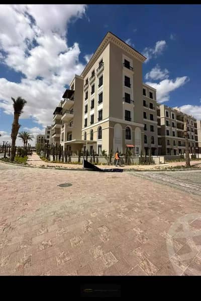 **بنتهاوس لُقطة للإيجار في Village West – الشيخ زايد | 190م + رووف 63م | 3 غرف**