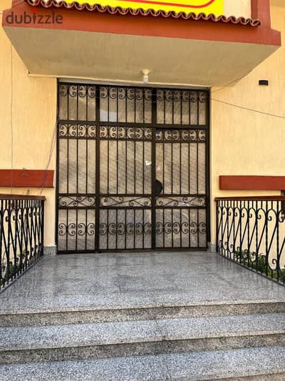 Building for sale in the third neighborhood, block 8, two apartments with an elevator, new finishing