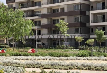 اقل من سعر السوق شقه 200 متر 3 غرف للبيع فى بالم هيلز نيو كايرو Palm Hills New Cairo  فى موقع متميز بفيو علي حديقه  جاهزة للاستلام الفورى