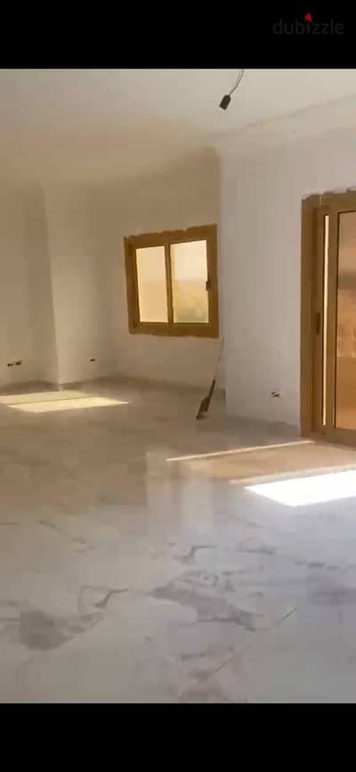 شقه للايجار - مدينه الشروق - جاهزه للسكن فورا - 170 متر - اماميه