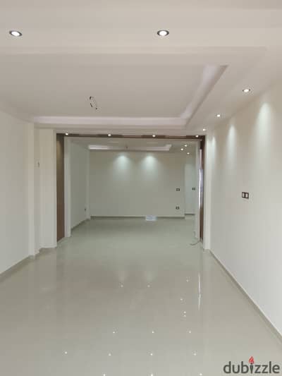 ميامى خطوات من 45 والبحر لعشاق السكن الراقي