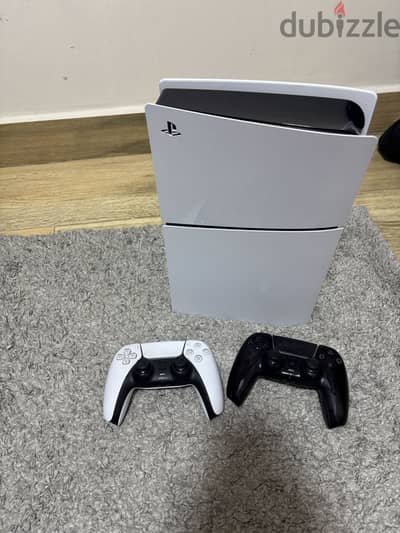 Ps5 slim with 2 controllers