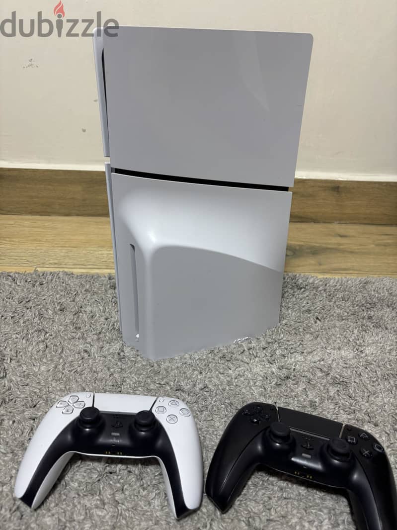 Ps5 slim with 2 controllers 1