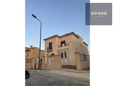 ستاند ألون مميز على الجولف | صف ثالث  مرتفع | سيتي جيت| أرض 550م | مباني 357م | 4 غرف