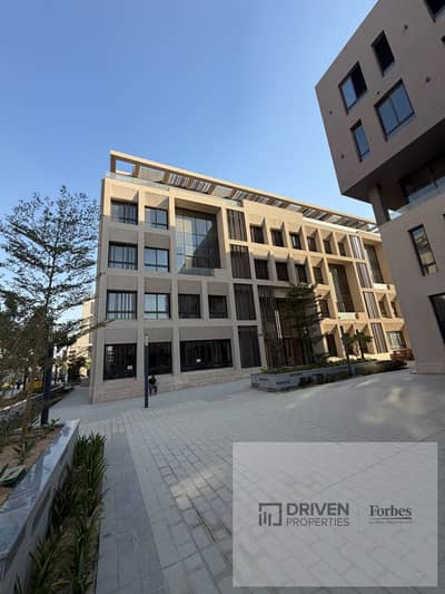 luxury Office 195m for Rent in District 5 New Cairo 90th Street AUC Ain Sokhna Road