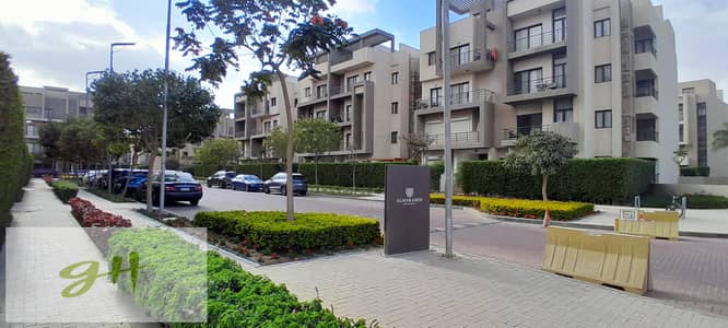 سكاى لوفت غرفتين نوم للإيجار في Fifth Square – Marasem | 149 متر + 22 متر تراس | تشطيب كامل بالتكييفات وجاهز للسكن