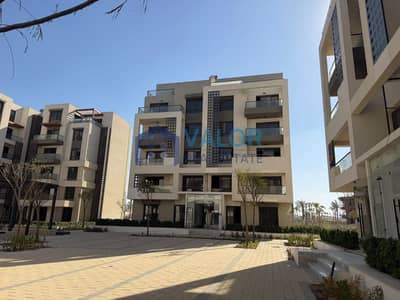 Penthouse for sale in Badya- Palm Hills compound.