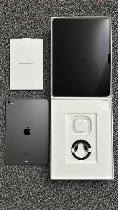 iPad Pro 13 M4 256GB Wi-Fi - بطارية 100% - حالة ممتازة