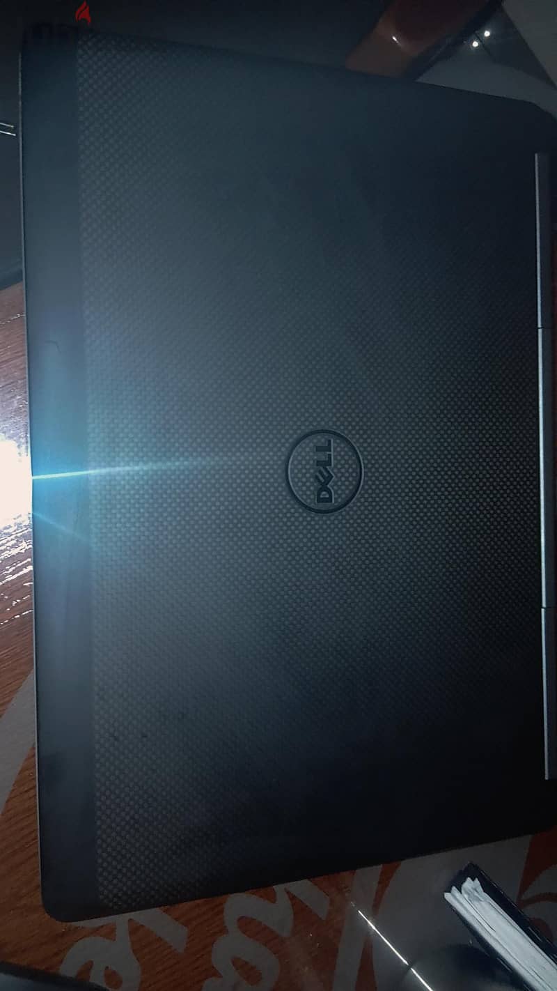 Dell persicion 7520 8