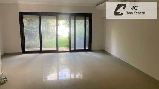 Townhouse - Mazount, fully finished, resale, Hyde Park, Fifth Settlement, with the best layout in the compound, ready for viewing and occupancy.
