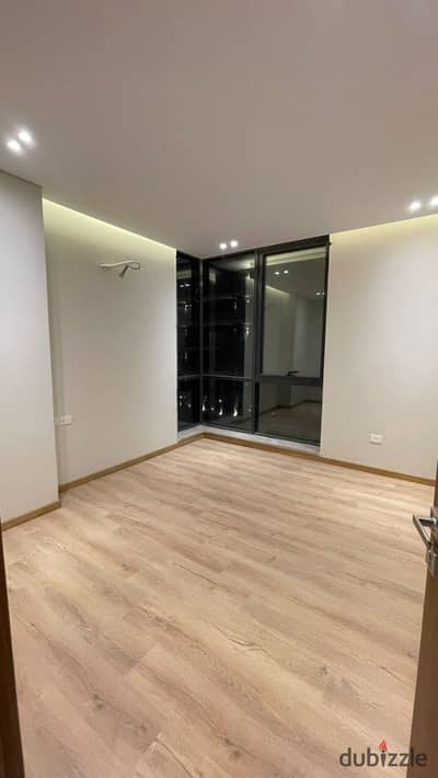 شقة مميزة للبيع في  الباتيو اورو استلام فوري  164 م متشطبة بالكامل + تكيفات اقل سعر في الماركت 3 نوم