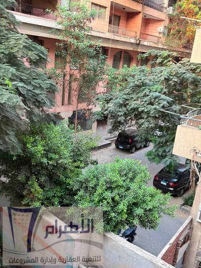 شقه 110م بعمارت أبو الفتوح أمام كازينو الليل، بثالث نمره من شارع الهرم الرئيسي للبيع