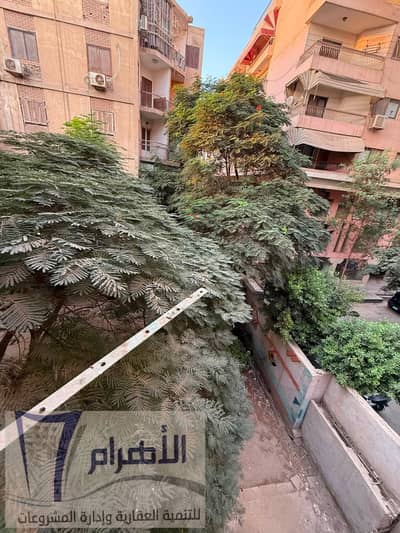 شقه 110م بعمارت أبو الفتوح أمام كازينو الليل، بثالث نمره من شارع الهرم الرئيسي للبيع
