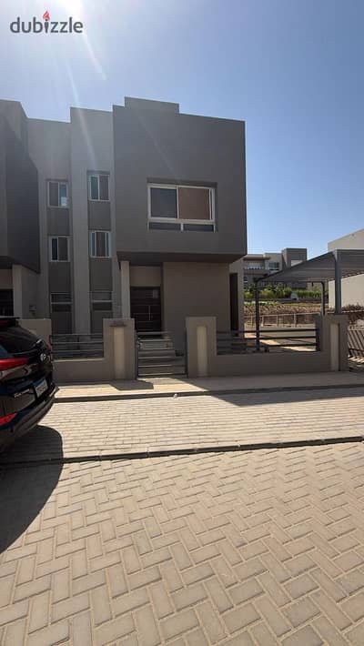 موقع مميز كورنر ناون هاوس 317 متر في ايتابا سيتي ايدجEtapa City Edge
