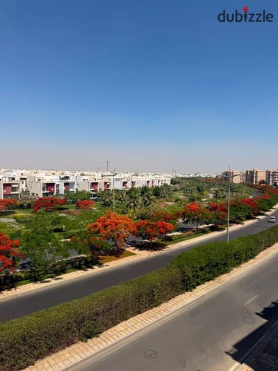 للبيع شقه في مدينتي بمساحه 124 متر دور تاني متكرر فيو وايد جاردن ومجرى السيل اتجاه بحري تشطيبات سوبر لوكس بسعر مميز جدا