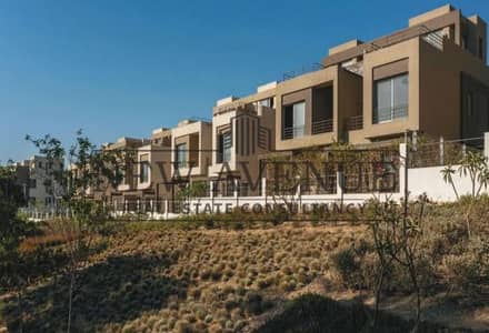 فيلا مستقله ٤ غرف للبيع في بالم هيلز نيو كايرو Palm Hills New Cairo فى موقع متميز فيو واسع علي لاندسكيب جاهزة على الاستلام الفوري