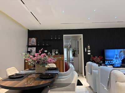 Furnished hotel apartment for rent in Al-Kamael Compound, 175 square meters, first floor, landscape view, close to all services and main axes.