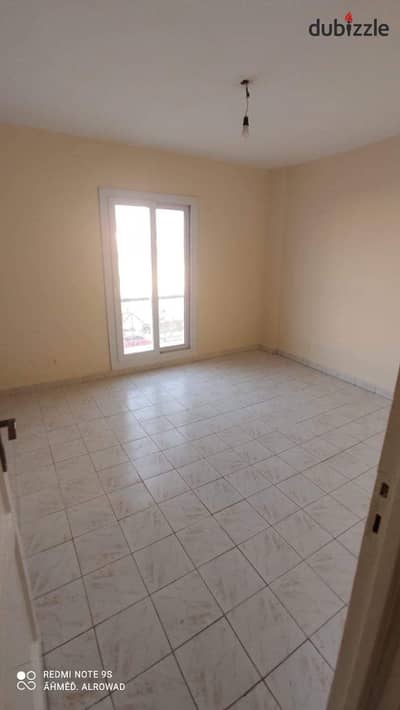 Apartment for sale in Al Rehab – 155 sqm, 4th floor (with elevator)  3 bedrooms, 2 bathrooms, reception area, and kitchen  Prime location  Near Mall 2
