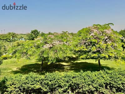 A palace for sale in Madinaty View Lakes, directly on the property.