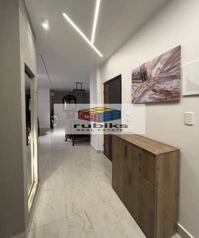  شقة 215م للبيع في فيلات التجمع الأول – بحرية وفيو مفتوح من جميع الاتجاهات 
