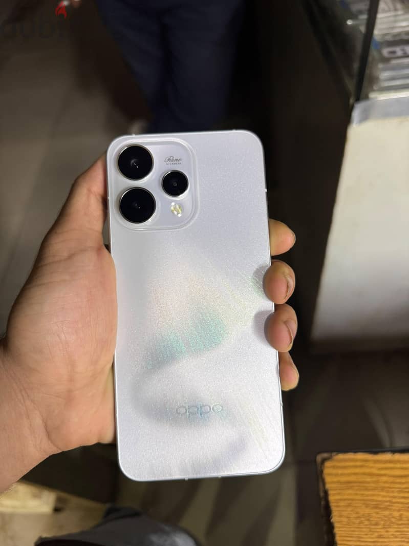 OPPO Reno 15 3