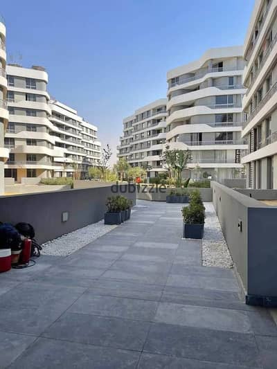 Apartment for sale with a distinctive landscape view, ready for immediate delivery, in a prime location in Madinaty near the American University
