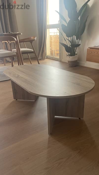 ترابيزة قهوة مودرن خشبي بحالة الممتازة / Coffee Table