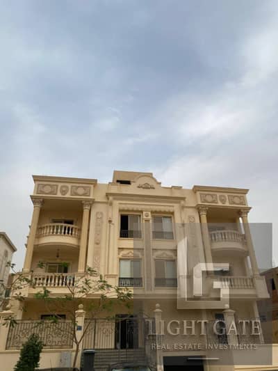 Apartment for sale - Al-Qarnfal Villas - Fifth Settlement    Very special opportunity 245 meters First Floor - Villa