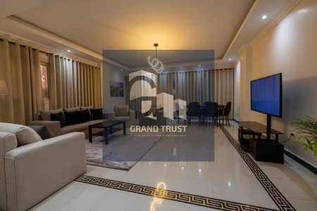 شقة فندقية مفروشة للإيجار – التجمع الخامس امام الجامعة الامريكية