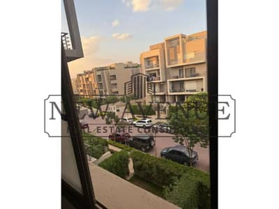 للبيع شقة بحري بموقع متميز  بفيو علي مساحات خضراء - تشطيب الكامل بالتكييفات - استلام فوري - في فيفث سكوير القاهرة الجديدة  - المراسم - Fifth Square